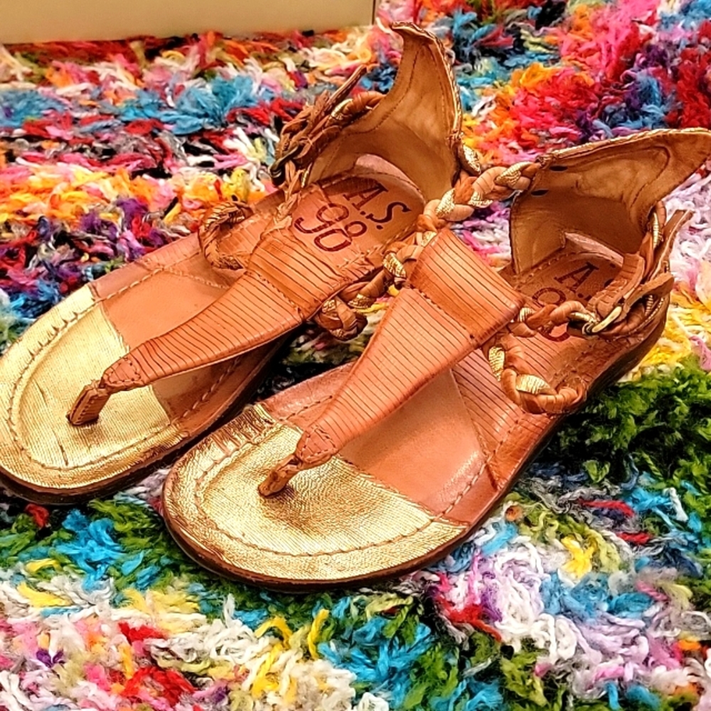 A.S.98 Women's Tan Leather Thong Sandals with Gold Accent Size 37